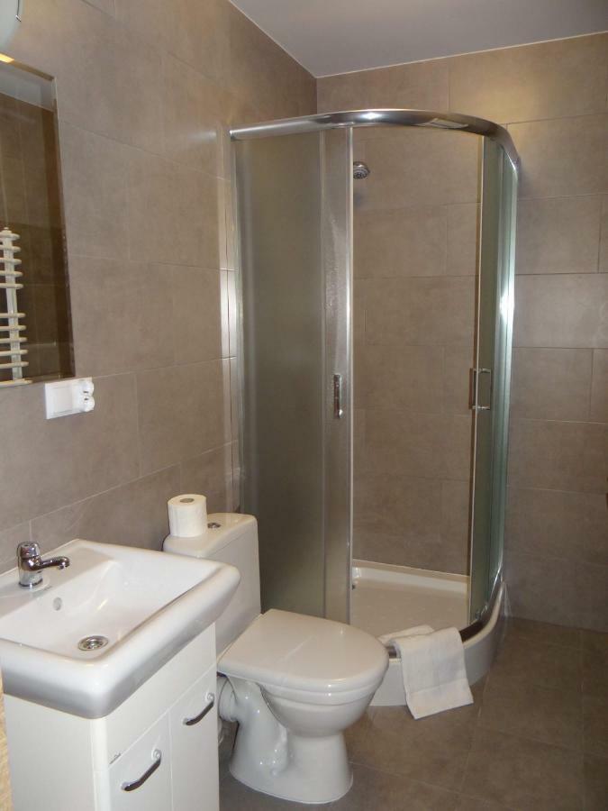 Pod Brzozami Hotel ซานดอเมียร์ช ภายนอก รูปภาพ